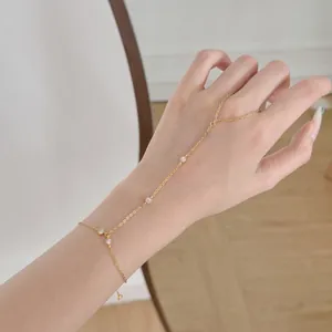 Élégant bracelet de main en argent S925 plaqué or avec breloques fleurs