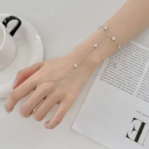Bracelet bague élégant en argent S925 trèfle à quatre feuilles vue détaillée
