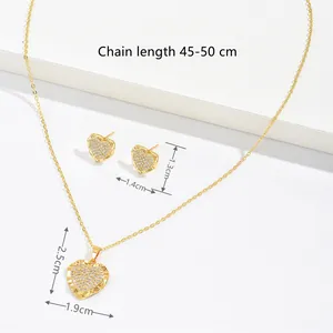 Detailansicht vergoldetes Herz-Schmuckset mit Zirkonia-Mikropflaster und Abmessungen
