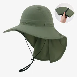Foldable design detail of the olive green sun hat with breathable mesh and neck flap.