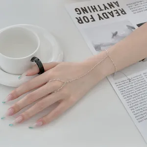 Bracelet de doigt exquis en argent sterling S925 avec un design de chaîne en cœur