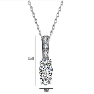 Detailaufnahme einer silbernen Zirkonia-Halskette mit 15-mm-Größenangaben.