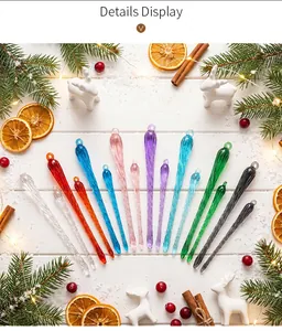 Detaillierte Ansicht bunter Acryl-Eiszapfen-Ornamente für die Weihnachtsdekoration