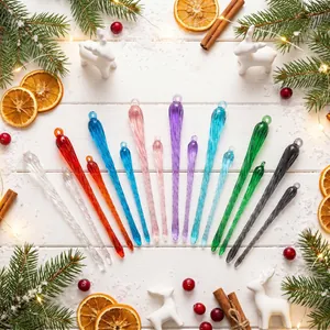 Set aus bunten, gedrehten Acryl-Eiszapfen-Anhängern für festliche Weihnachtsbaumdekoration