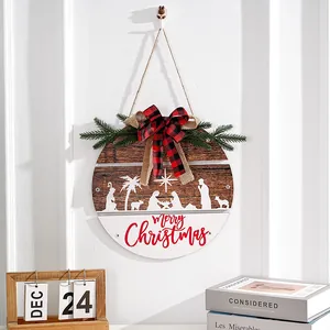 Letrero navideño redondo de madera con un pesebre y lazo de cuadros rojos y negros