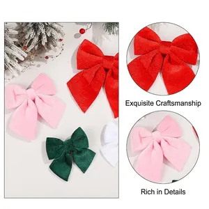 Luxe fluwelen kerststrikken in diverse kleuren voor feestelijke boomdecoratie