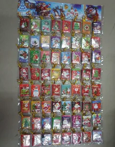 Großpackung Weihnachtsanhänger mit verschiedenen Weihnachtsmann-Motiven.