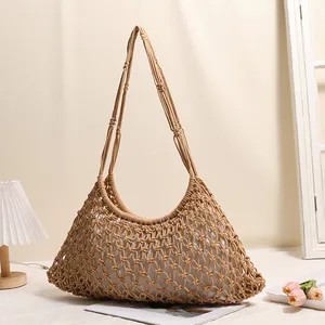 Borsa a spalla in cotone intrecciato a mano con design macramé traforato beige naturale