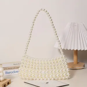 Elegante handgefertigte weiße Perlen-Schultertasche mit minimalistischem Design