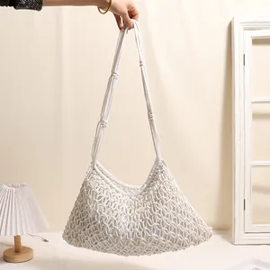 Borsa a tracolla artigianale in corda di cotone bianco con rete traforata in stile boho
