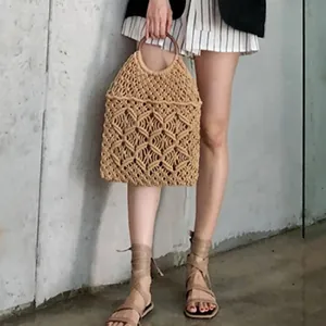 Bolso de Mano de Cordón de Algodón Tejido Calado Estilo Coreano para Mujer Mango Redondo de Madera Bolso de Paja de Playa Bolso de Vacaciones de Verano Casual