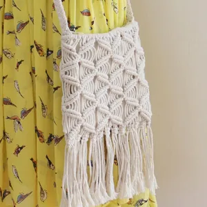 Women's Bohemian Tassel Hand-Woven Shoulder Bag Cotton Rope Macrame Beach Crossbody Bag With Zipper Holiday Fringe Bag