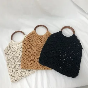 Bolsos de playa de macramé hechos a mano con asas redondas de madera en tres colores