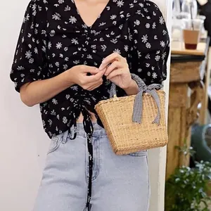 Dames Kleine Gevlochten Strotas Geruite Strik Schoudertas Crossbodytas Vakantie Strand Handgeweven Trapeziumvormige Tas Portemonnee