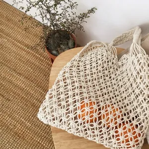 Elegante borsa a rete in cotone bianco perfetta per vacanze estive e giorni in spiaggia