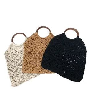 Bolsos de playa de macramé hechos a mano con asas redondas de madera en tres colores