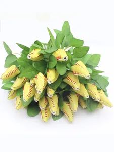 Vue détaillée d'un bouquet de fleurs artificielles en PU baseball jaune avec feuilles