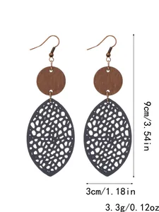 Detailed dimensions of boho hollow mesh leather and wood earrings in centimeters and inches