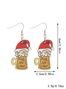 Detaillierte Ansicht der hölzernen Bierkrug-Ohrringe für Weihnachten, 6 cm x 2,5 cm
