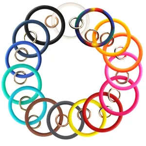 Portachiavi a cerchio in silicone colorato per accessori fai-da-te, telefoni e chiavi auto.