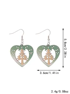 Detailansicht mit Abmessungen und Gewicht der Weihnachtsbaum Herz Ohrringe aus Holz