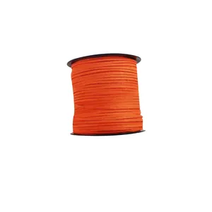 Hochwertige orangefarbene Wildlederimitat-Kordel für DIY-Handwerk und modische Schnürsenkel.