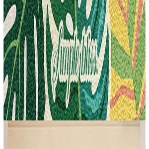 Detalle de cerca de la textura del felpudo nórdico con patrón de hojas de Monstera