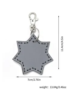 Dettagli tecnici del portachiavi a stella riflettente in pelle con dimensioni e peso.