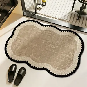 Vintage wave-shaped non-slip bath mat with elegant black scalloped border