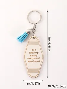 Détails techniques du porte-clés en bois avec dimensions 14x4cm et texte gravé