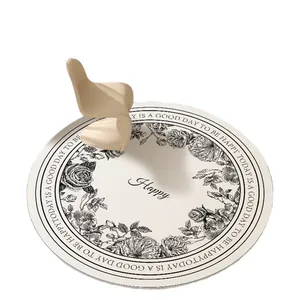 Elegante tappeto rotondo color crema per camera con fiori vintage e scritta Happy