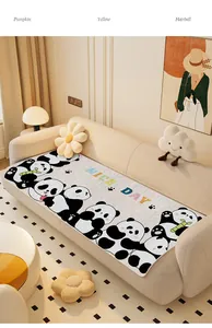 Gedetailleerd overzicht van een schattig panda bankkussen met kleurrijke tekst NICE DAY