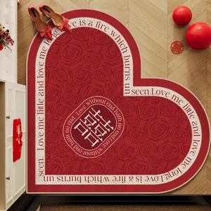 Paillasson de mariage rouge en forme de cœur avec motifs de roses et citations anglaises