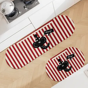 Set di tappeti da cucina a righe rosse e bianche con elefante e fondo antiscivolo.