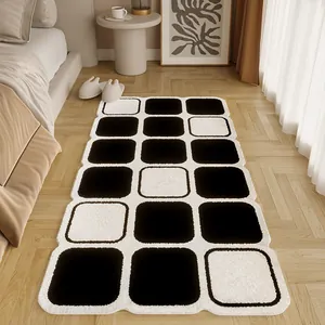 Tappeto moderno in peluche a scacchi bianco e nero per decorazione accogliente della camera