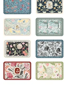 Ensemble de sets de table en cuir vintage étanches avec divers motifs floraux élégants.