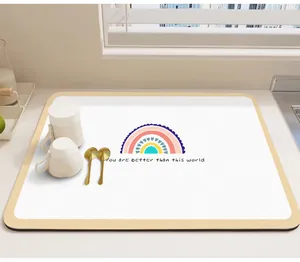 Alfombrilla secaplatos de cuero absorbente con diseño de arco iris y frase inspiradora