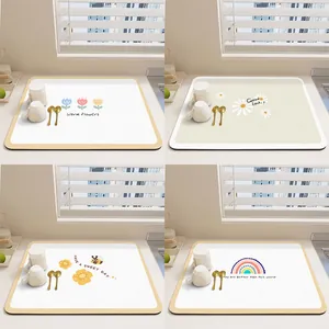 Tapete escurridor de cocina absorbente con diseños de flores y arcoíris para proteger la encimera.