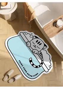 Simpatico tappetino da bagno antiscivolo a forma di gatto in un bagno accogliente