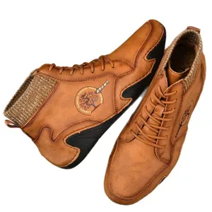 Stivaletti marroni da uomo con colletto in maglia e design casual stringato