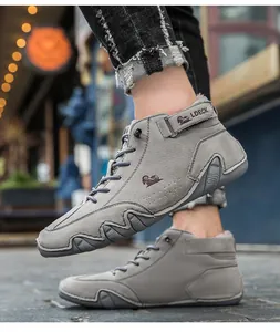 Vue détaillée de bottines Martin grises doublées avec semelle pieuvre antidérapante