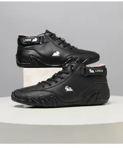Détail de bottines d'hiver noires pour hommes avec doublure polaire et semelle antidérapante