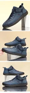 Vistas detalladas de botas Martin azules con suelas resistentes cosidas a mano.