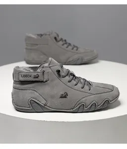 Vue détaillée de bottes d'hiver grises pour hommes avec logo LDECK et doublure chaude