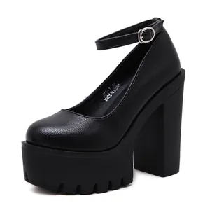 Chaussures à plateforme noires à talons blocs ultra-hauts avec bride cheville et semelle