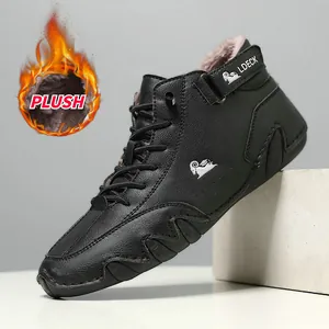 Bottines Martin d'hiver pour hommes avec doublure en peluche chaude et cuir noir élégant.