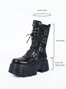 Botas de plataforma punk rock negras con hebillas y detalles de medidas exactas