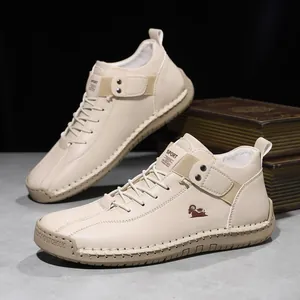 Botas Martin casuales beige para hombre con diseño de calzado de trabajo cosido a mano