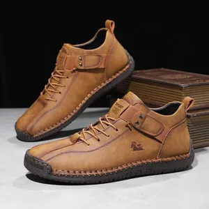 Botas de cuero marrón vintage para hombre con costuras en contraste para exteriores