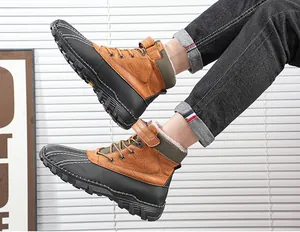 Detailansicht wasserdichter Entenstiefel für Herren mit warmem Fellfutter und rutschfester Sohle